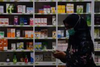 

Sejumlah obat sirop yang tidak dijual akibat larangan dari Kementerian Kesehatan (ilustrasi)
Foto: Republika/Putra M. Akbar
